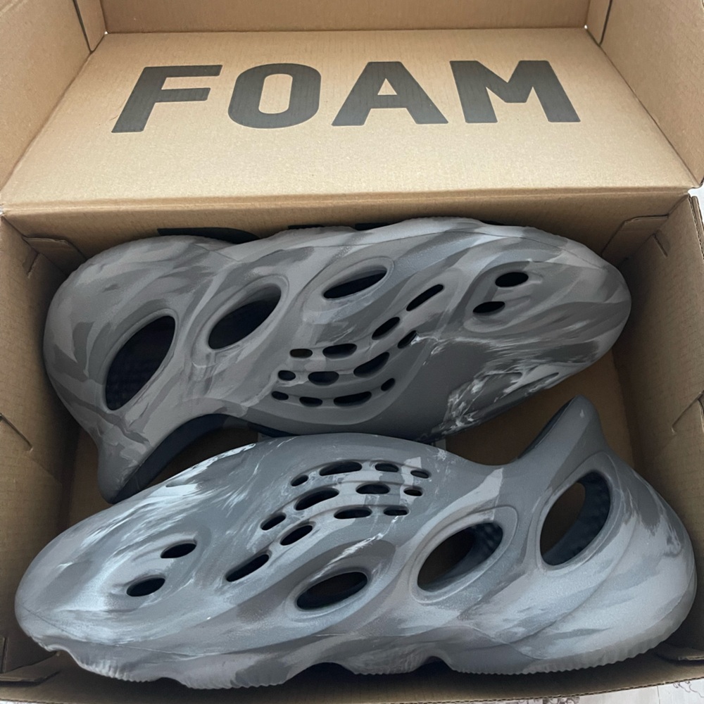 ADIDAS YEEZY FOAM RNR